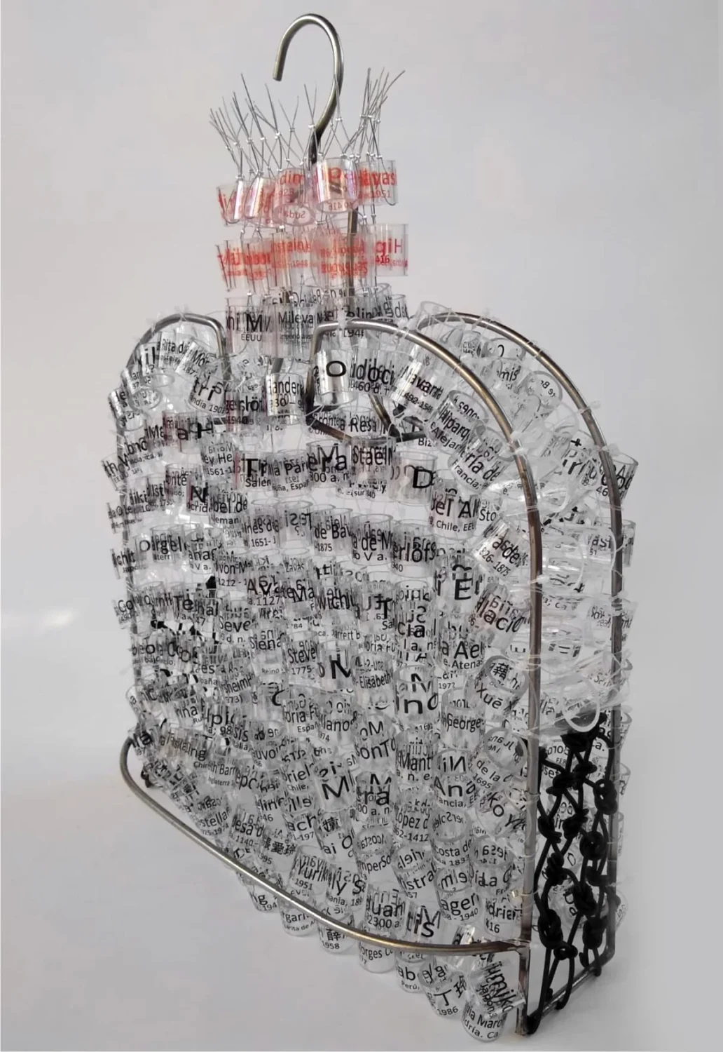 Obra textil: Hipatia: las palabras queman, no las hogueras